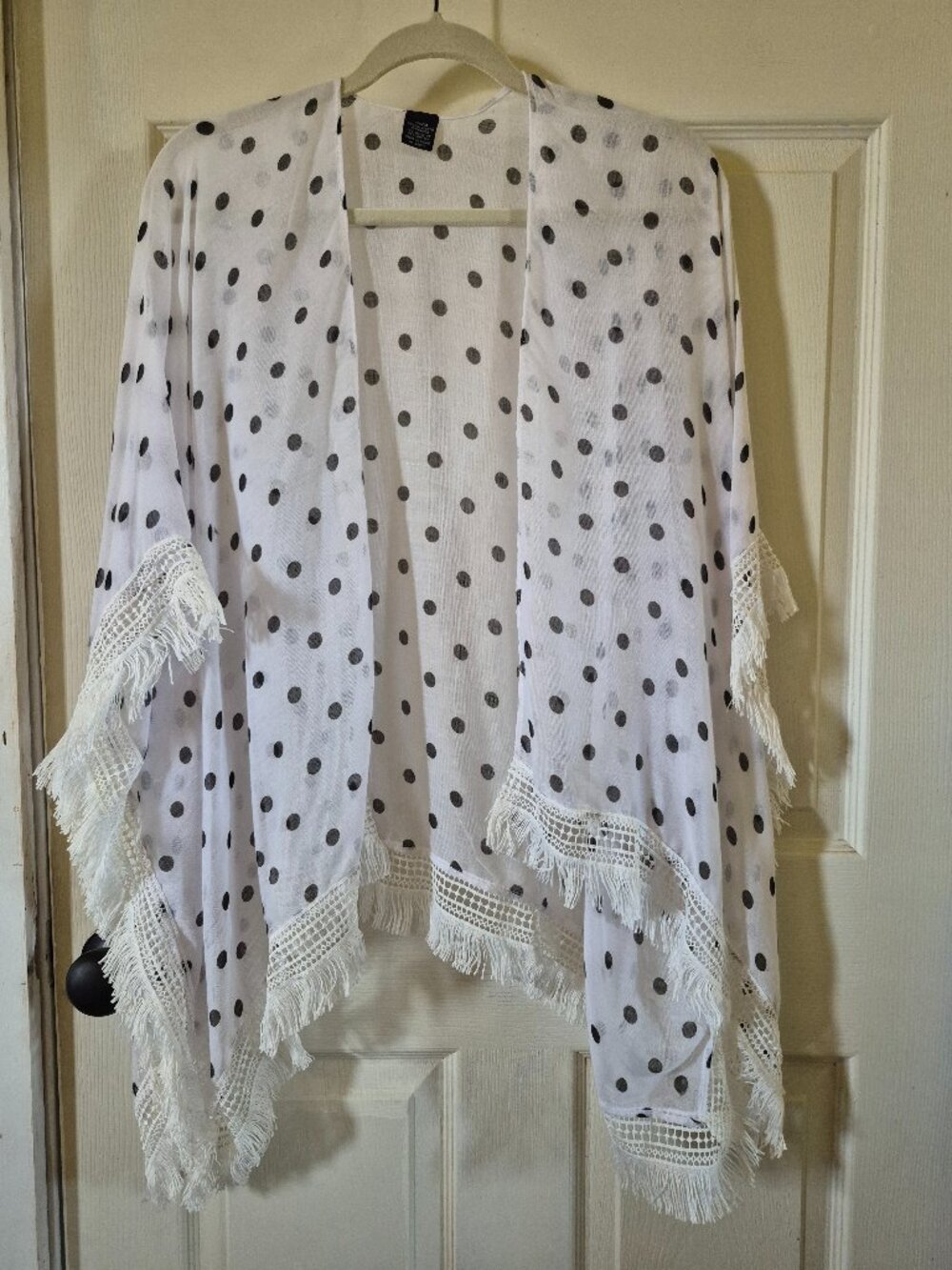 White and. Black pilka dot shawl